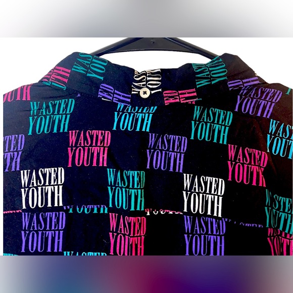 Men's and women's WESC Printed Shirt Size- M-M and W-L - Picture 4 of 4